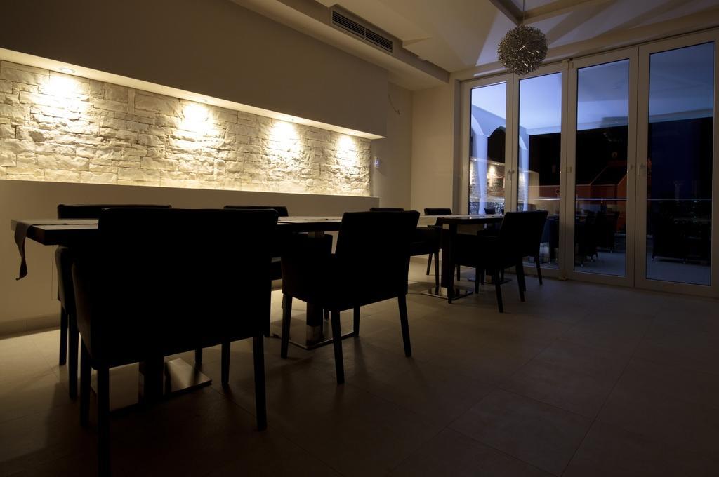 House Novalia Hotel โนวาลยา ภายนอก รูปภาพ