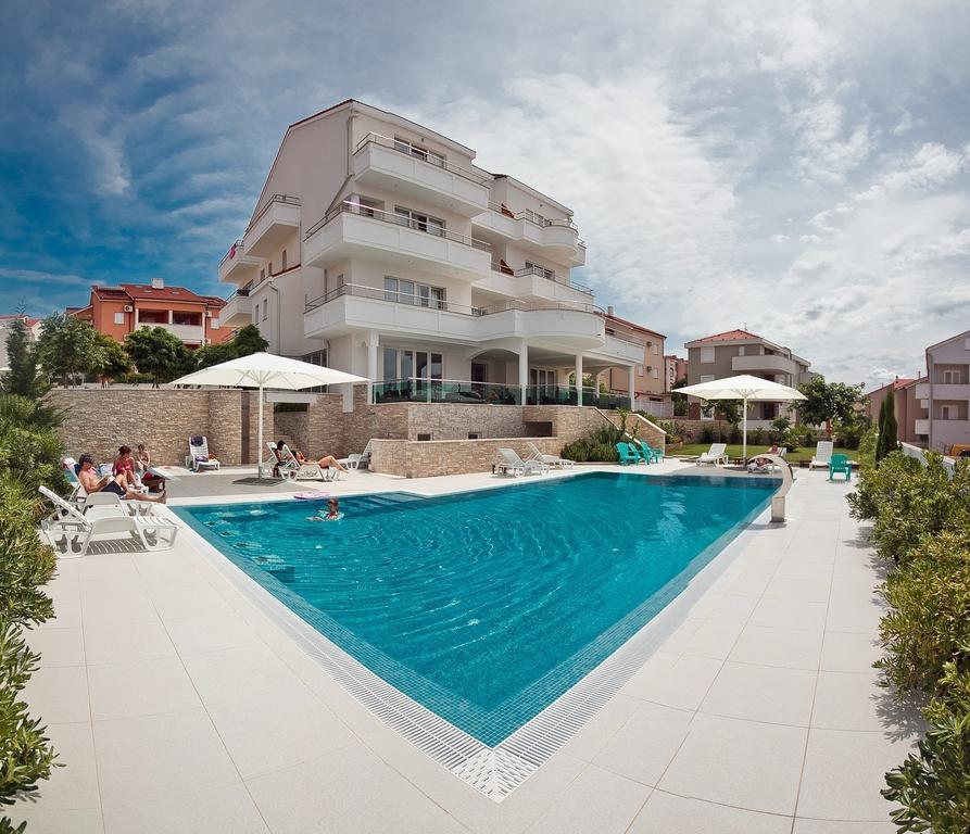 House Novalia Hotel โนวาลยา ภายนอก รูปภาพ