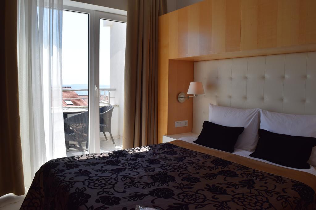 House Novalia Hotel โนวาลยา ภายนอก รูปภาพ