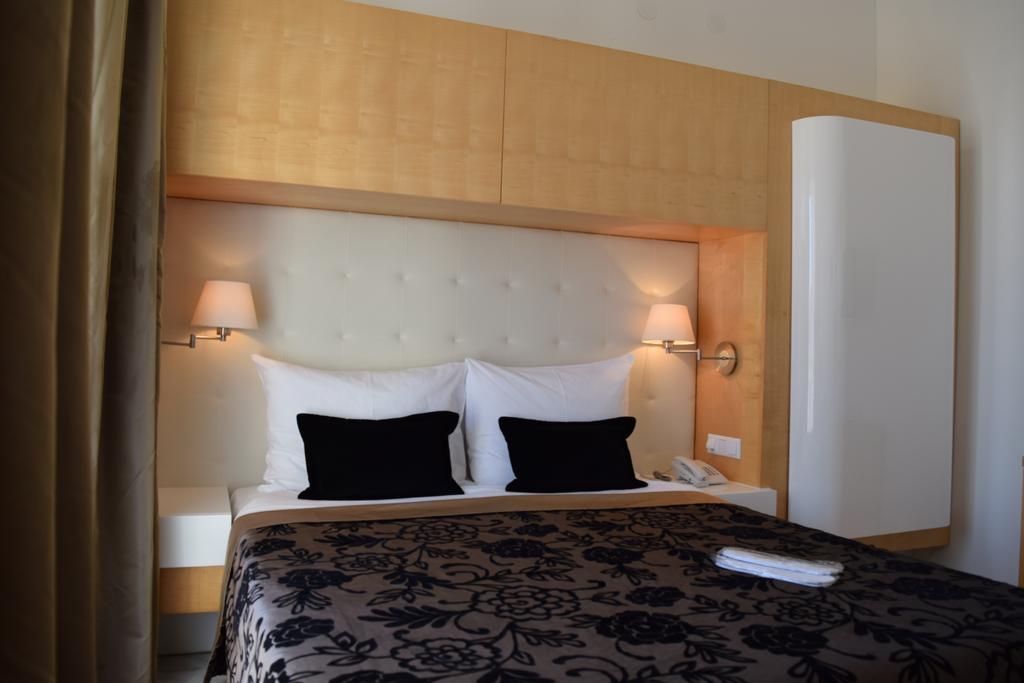 House Novalia Hotel โนวาลยา ภายนอก รูปภาพ