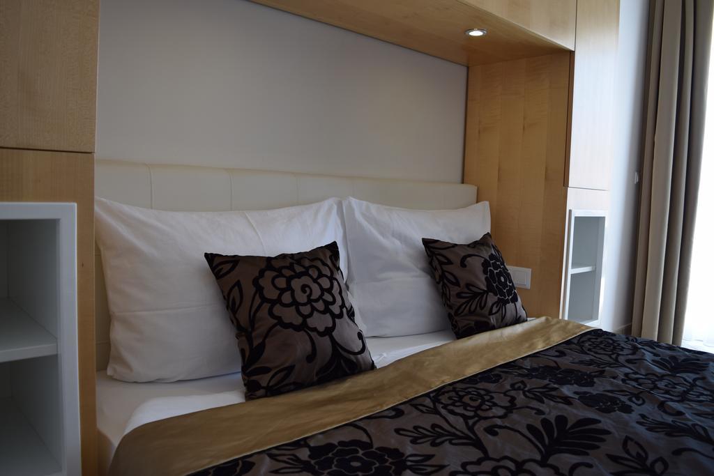 House Novalia Hotel โนวาลยา ภายนอก รูปภาพ
