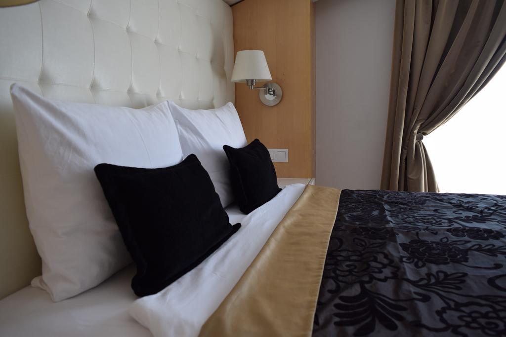House Novalia Hotel โนวาลยา ภายนอก รูปภาพ