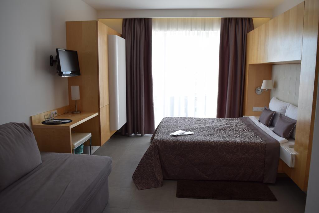 House Novalia Hotel โนวาลยา ภายนอก รูปภาพ