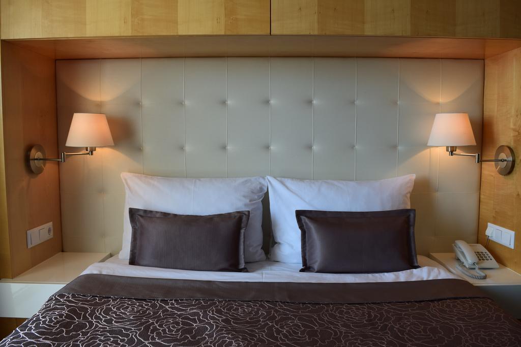 House Novalia Hotel โนวาลยา ภายนอก รูปภาพ