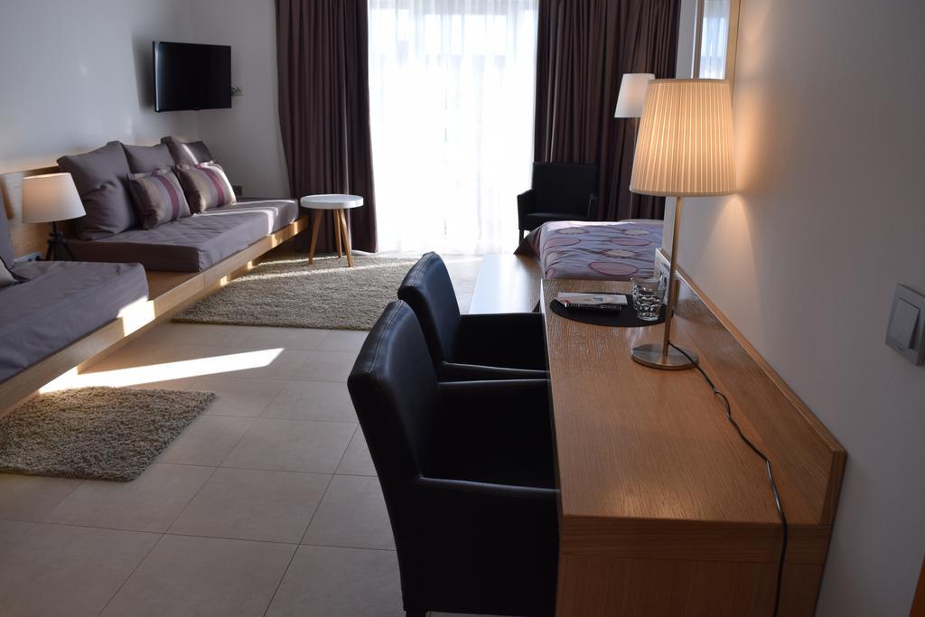 House Novalia Hotel โนวาลยา ภายนอก รูปภาพ